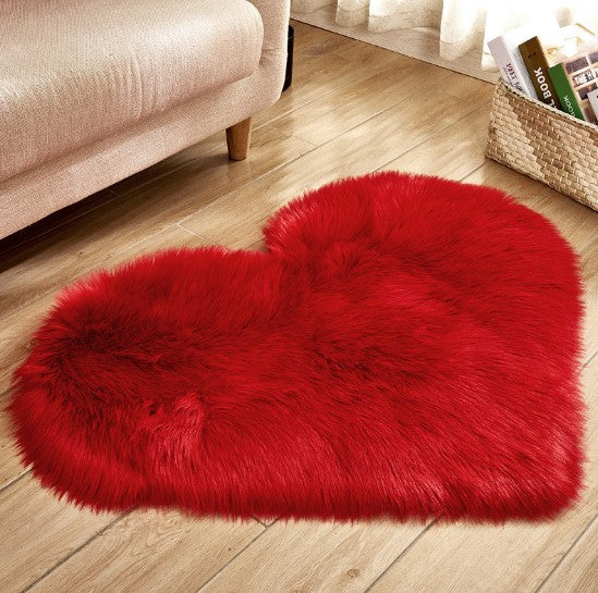 Plush Heart-Shaped Rug — Fluffy Soft Floor Mat for Bedroom, Sofa & Home Decor
