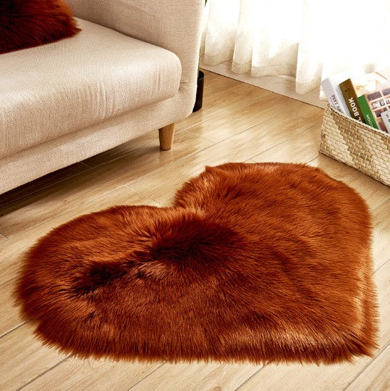 Plush Heart-Shaped Rug — Fluffy Soft Floor Mat for Bedroom, Sofa & Home Decor