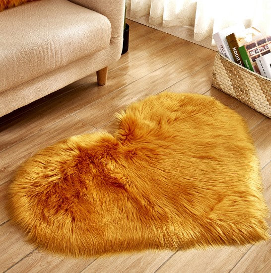 Plush Heart-Shaped Rug — Fluffy Soft Floor Mat for Bedroom, Sofa & Home Decor