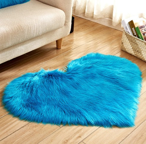 Plush Heart-Shaped Rug — Fluffy Soft Floor Mat for Bedroom, Sofa & Home Decor