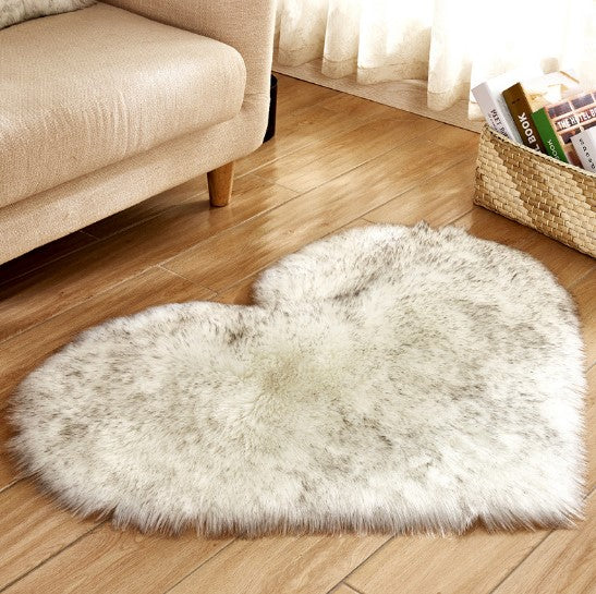 Plush Heart-Shaped Rug — Fluffy Soft Floor Mat for Bedroom, Sofa & Home Decor