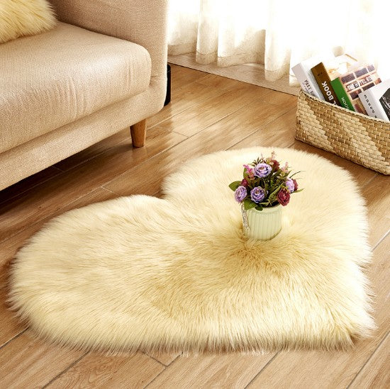 Plush Heart-Shaped Rug — Fluffy Soft Floor Mat for Bedroom, Sofa & Home Decor