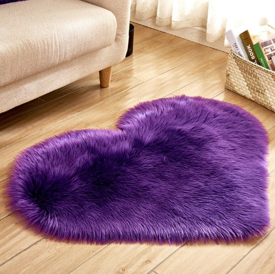 Plush Heart-Shaped Rug — Fluffy Soft Floor Mat for Bedroom, Sofa & Home Decor