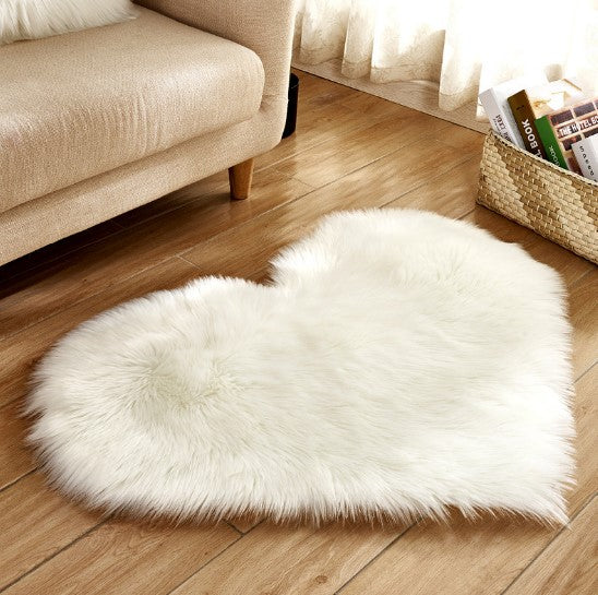Plush Heart-Shaped Rug — Fluffy Soft Floor Mat for Bedroom, Sofa & Home Decor